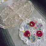 Szép riselt és varrott kalocsai terítő 50 x 39 cm és a riselt 29 cm fotó