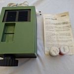 Diavetítő ANIA retro 80-as évek - működik + 2db diaifilm Tüskevár, Két Bors Ökröcske fotó