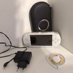 Fehér PSP-1000, 64GB memkártyával, eredeti töltővel, ajándék tokkal, ritka MGS Peace Walker játékkal fotó