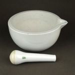 1B903 Régi patikai Zsolnay porcelán mozsár törővel fotó