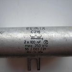2 x 100 nF kondenzátor , Remix C 216 , 250 V , zavarszűrő , új fotó
