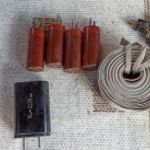 Vegyes alkatrészek elektronikai retró régi fotó