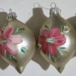 EZÜST, VIRÁGOS GÖMBÖK, 4db, 7cm - RETRO KARÁCSONYFADÍSZ ÜVEGBŐL !!! fotó