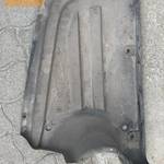 VW PASSAT B7 VARIANT _ jobb hátsó alsó motorburkolat fotó