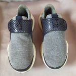 ÚJ! NIKE átmeneti cipő 35, 5 ÚJ! fotó