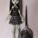 Monster High Frightfully Tall Frankie Stein baba 45 cm magas fotó