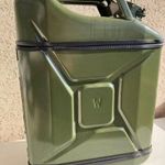 Minibár üzemanyag kanna, marmonkanna, jerry can fotó