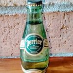 Perrier ásványvíz régi bontatlan üveg palack 0.20 L több mint 40 éves nagyon Ritka 1 FORINTRÓL! fotó