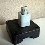 Retró, olvadó biztosíték foglalat szerelőtáblával. fotó
