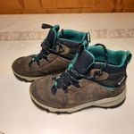 34-es bakancs fotó