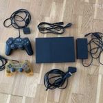 PS2 konzol 2db kontrollerrel, táppal és kábelekkel fotó