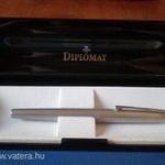 ARANY HEGGYEL DIPLOMAT TÖLTŐTOLL 14-KARÁT FEHÉR ARANY fotó