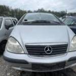 Mercedes Benz A alkatrészek eladó fotó