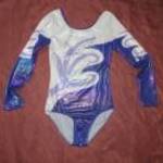 szolidan csillogó hosszú ujjú balettdressz h: 60 cm mb: 63-84 cm fotó