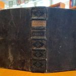 1755 Nagyszombaton kiadott polemikus teológiai munka aranyozott egészbőr kötésben fotó