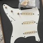 Eladó Fender SSS pickupok, elektronika és koptatólap fotó