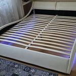 Ágykeret RGB LED világítással, fehér textilbőr, 180x200, PASCALE fotó