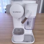 Nespresso DeLonghi Lattissima One fehér kávégép szép állapotban fotó