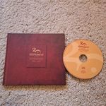ROLAND 20 ÉVE MAGYARORSZÁGON 1989-2009 EMLÉKKÖNYV + CD fotó