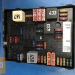 VW GOLF V 1, 4 16V BCA -- BIZTOSÍTÉK TÁBLA 1K0 937 124 K fotó