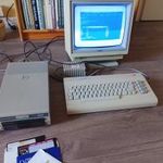 VC 1541 Drive + kábelek + floppy-k fotó
