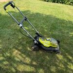 Eladó Ryobi 18V RY18LMX40A fűnyíró, akkuval és töltővel fotó