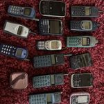 Licittel eladó retro telefonpakk. fotó