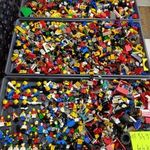 LEGO ömlesztett vegyes figura elemek 4.4kg #3497 S37 fotó