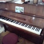 Petrof pianínó, jó állapotú fotó
