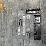 AUDI A5 8T * bal ajtóvezérlő 8T0 959 793 J fotó