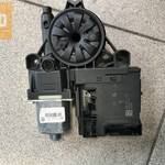 VW PASSAT B7 - bal első ablakemelő motor 3C0 959 793 C fotó