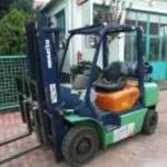 Eladó Komatsu 2, 5 tonnás targonca (V-1400) fotó