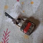 Régi retro lemez mini lakat bezárt állapotban fotó