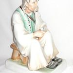 ZSOLNAY PORCELÁN : SZALONNÁZÓ PARASZT fotó