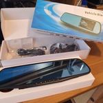 Visszapillantó tükörbe épített eseményrögzítő kamera és tolatókamera fotó