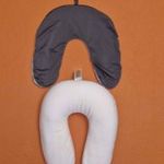 PRIMARK nyakpárna huzattal és akasztóval fotó