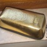 Money Heist Together Nagy pénzrablás aranytömb tolltartó neszeszer új fotó