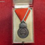 MAGYAR KORONÁS EZÜSTÉREM 1922 FÉMJELZETT EZÜST , HADISZALAGON , DOBOZÁBAN kiv fotó