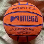 Dedikált vízilabda 23 aláírással fotó