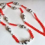 CSIPKEMINTÁS HOSSZÚ PIROS NYAKLÁNC EZÜST GOLYÓKKAL fotó