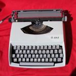 Retro táskaírógép fotó