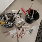 Használt Festő szerszámok festék- és habarcskeverő szár spakli simító vödőr Stb egyben eladó fotó