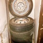 Lemezfelnire szerelt 5 db téli gumi eladó fotó