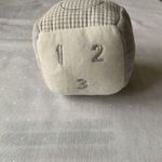 Baba játék, csörgős, puha kocka - V fotó