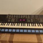 Yamaha PortaSound PSS-680 digitális szintetizátor fotó