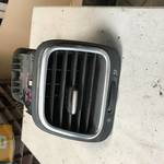 WV SCIROCCO * bal légbefúvó 1Q0 819 703 J fotó