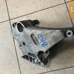 SKODA OCTAVIA II * motortartó konzol 03G 199 207 G fotó