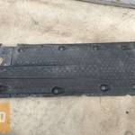 VW GOLF V_OCTAVIA II_ 2, 0 BKD bal padlólemez takaró 1K0 825 211 E fotó