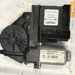 VW GOLF V * jobb első ablakemelő motor 1K0 959 792 C fotó