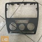 SKODA OCTAVIA II * középkonzol keret 1Z0 858 069 fotó